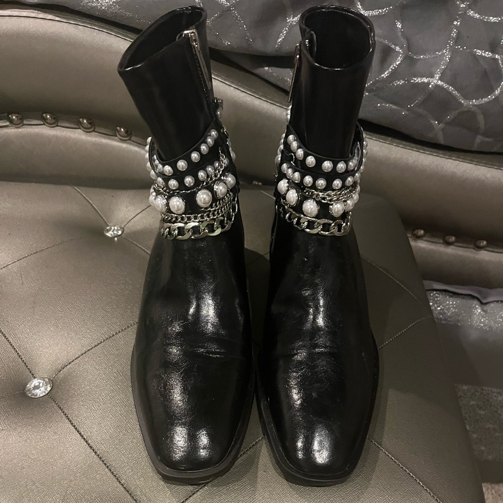 Chains & Pearls Black Boots